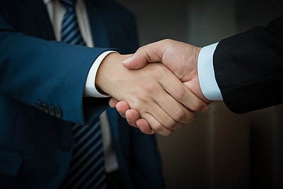 Das Vorleistungsgeschäft auf Glasfasernetzen und die Rolle von Aggregator-Plattformen